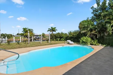 124 Leland SE Port Charlotte FL 33952