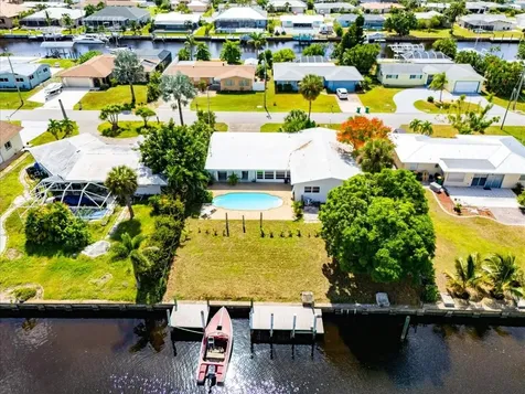 124 Leland SE Port Charlotte FL 33952