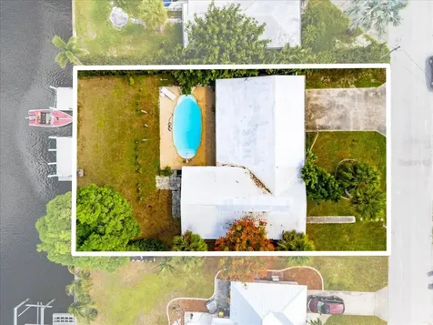 124 Leland SE Port Charlotte FL 33952
