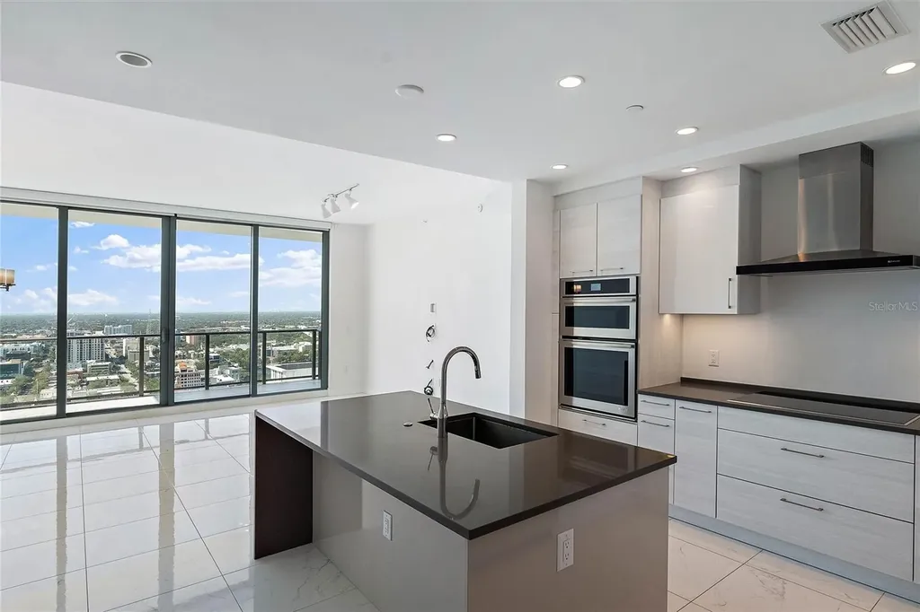 100 1st Avenue N St Petersburg FL 33701