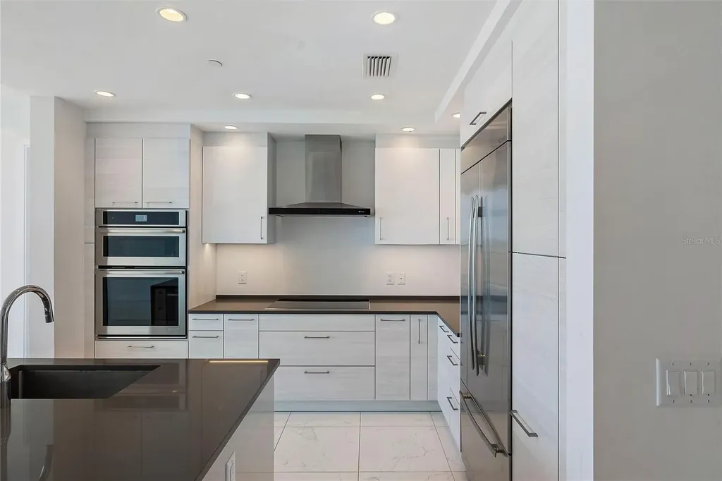 100 1st Avenue N St Petersburg FL 33701