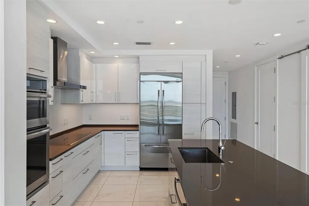 100 1st Avenue N St Petersburg FL 33701