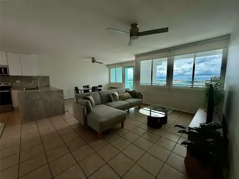 96QJ+3RG Cll Las Colinas Rio Grande PR 00745