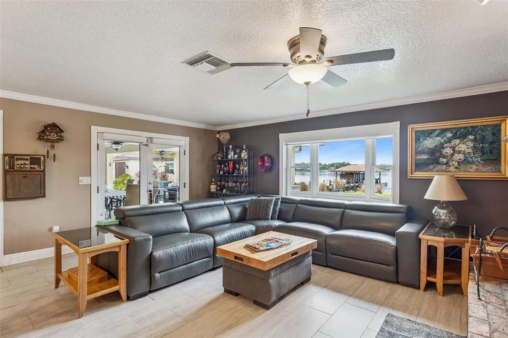 4358 Tidewater Drive Orlando FL 32812
