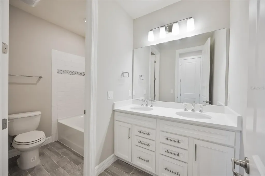 8077 Leaf Grove Circle Orlando FL 32836
