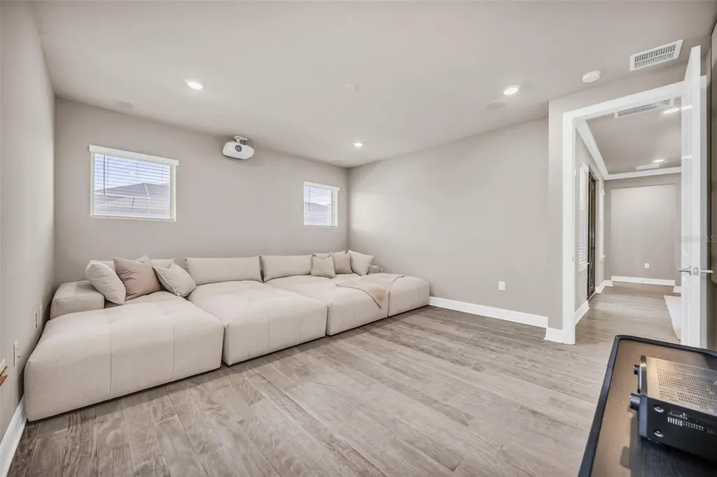 8077 Leaf Grove Circle Orlando FL 32836