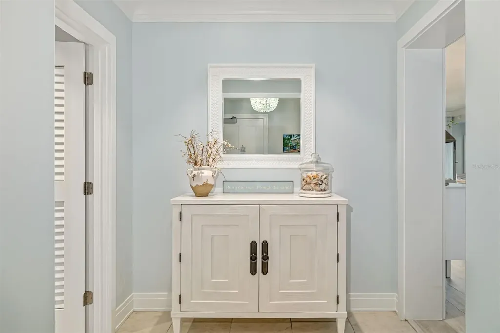 915 Seaside Drive Sarasota FL 34242