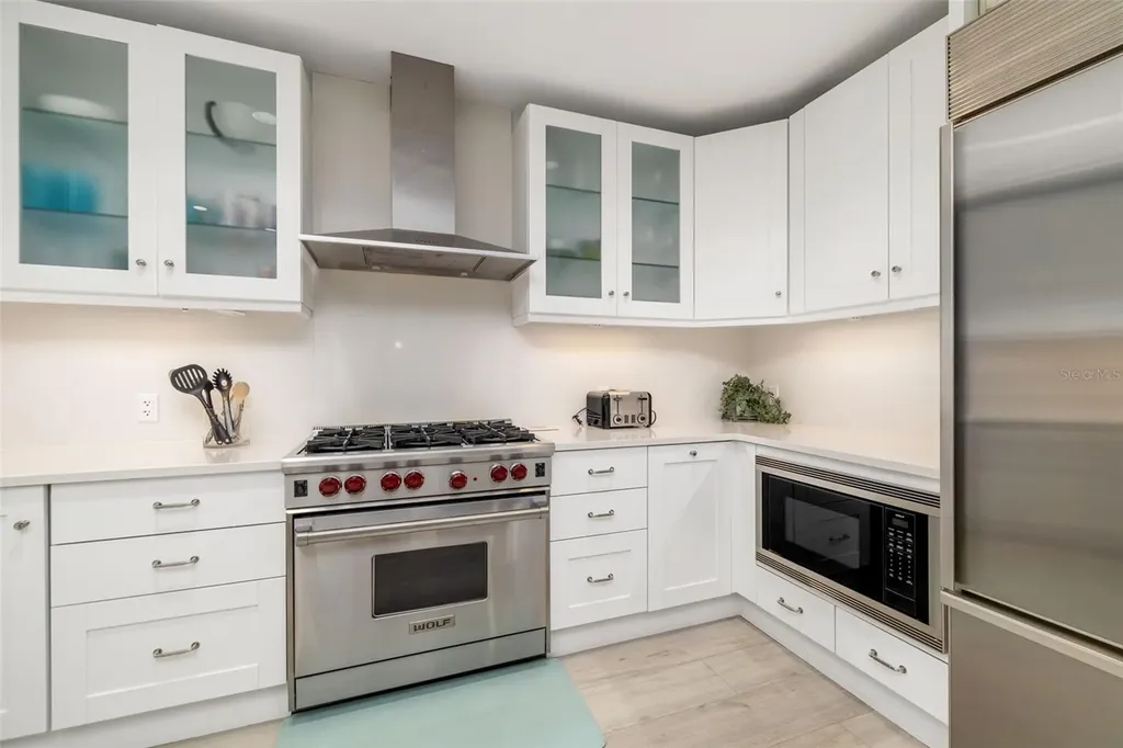 915 Seaside Drive Sarasota FL 34242