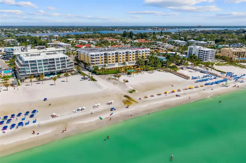 915 Seaside Drive Sarasota FL 34242