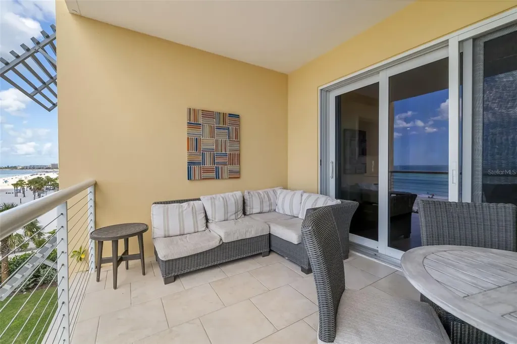 915 Seaside Drive Sarasota FL 34242