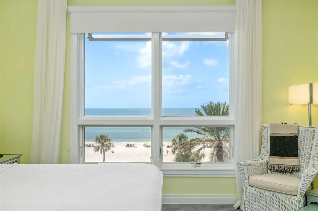 915 Seaside Drive Sarasota FL 34242