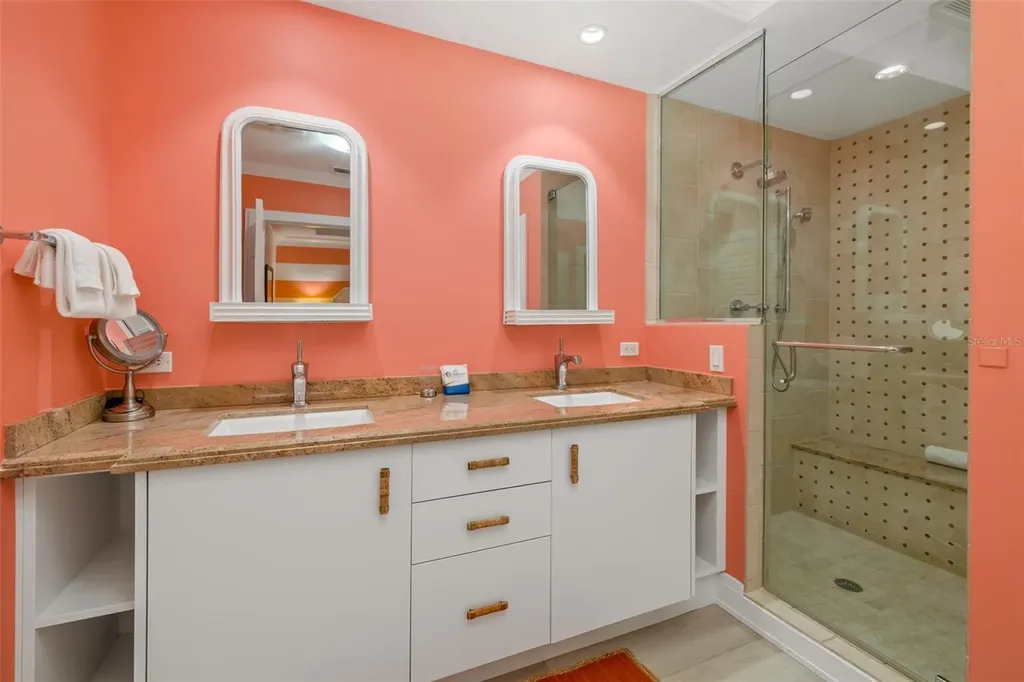 915 Seaside Drive Sarasota FL 34242