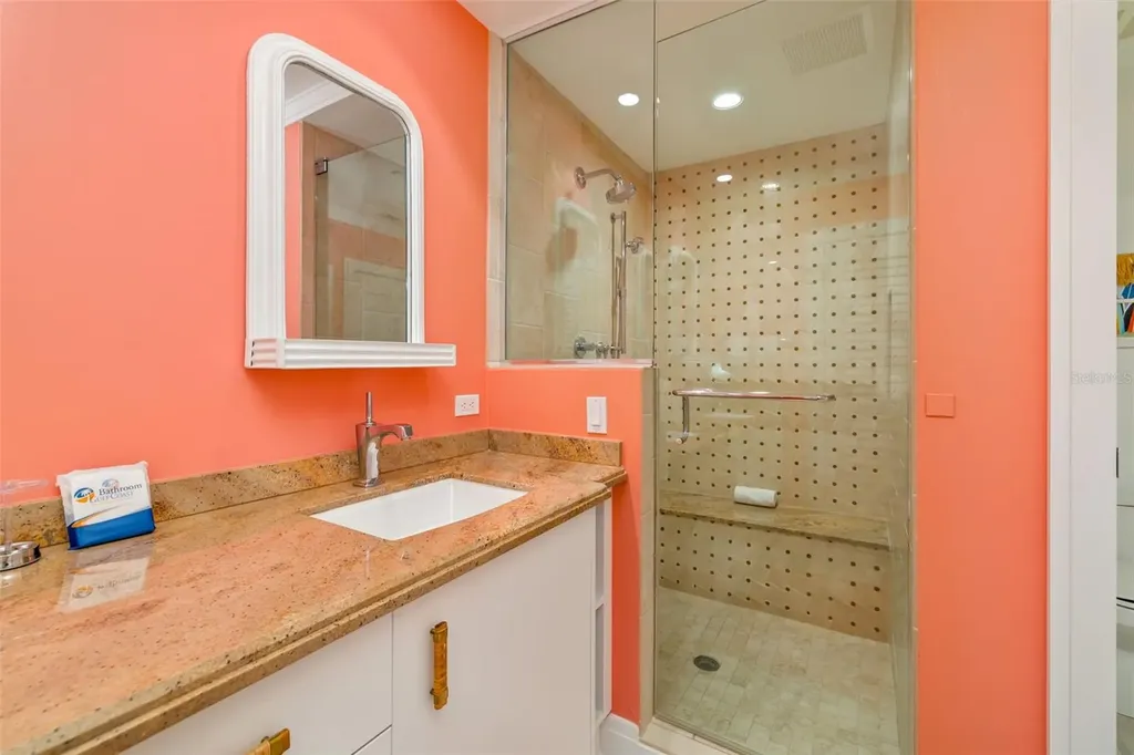 915 Seaside Drive Sarasota FL 34242