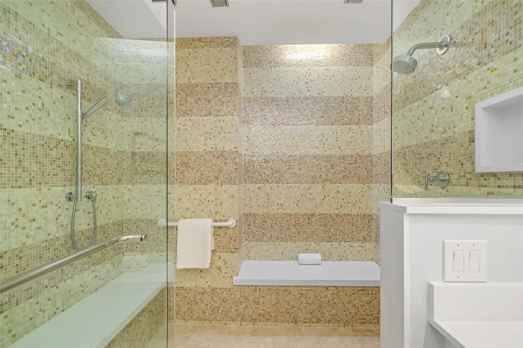 915 Seaside Drive Sarasota FL 34242