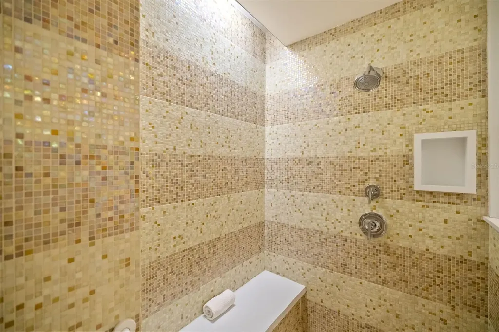 915 Seaside Drive Sarasota FL 34242