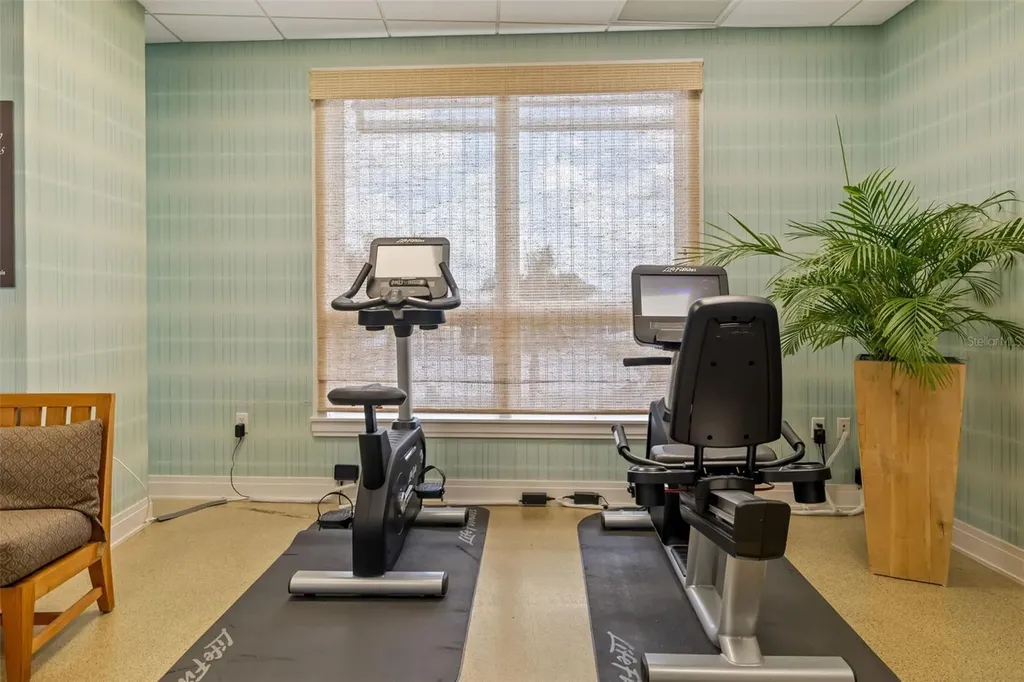 915 Seaside Drive Sarasota FL 34242