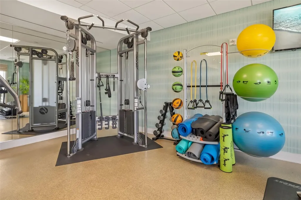 915 Seaside Drive Sarasota FL 34242