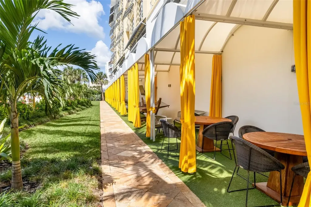 915 Seaside Drive Sarasota FL 34242