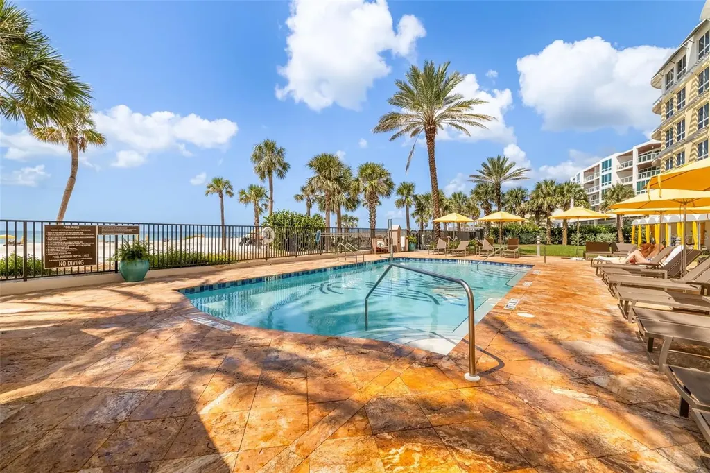 915 Seaside Drive Sarasota FL 34242