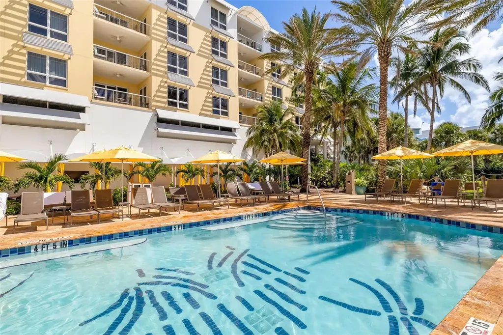 915 Seaside Drive Sarasota FL 34242