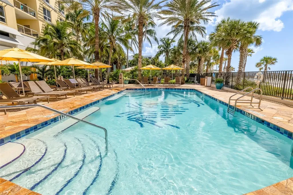 915 Seaside Drive Sarasota FL 34242