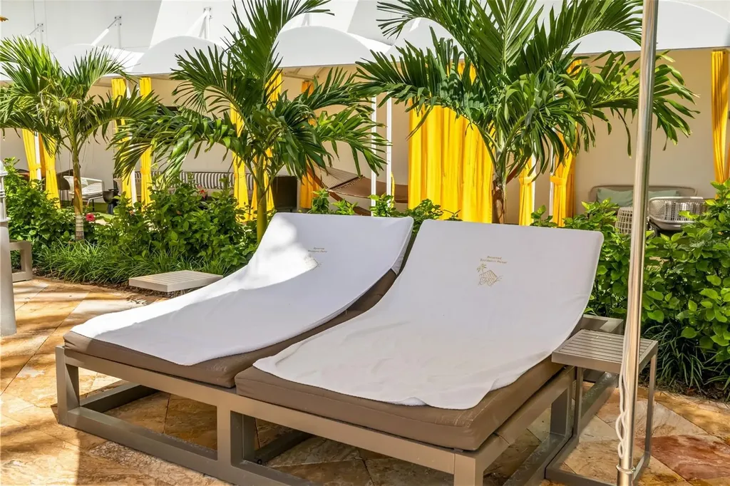 915 Seaside Drive Sarasota FL 34242