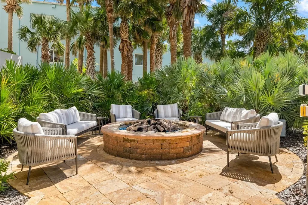 915 Seaside Drive Sarasota FL 34242