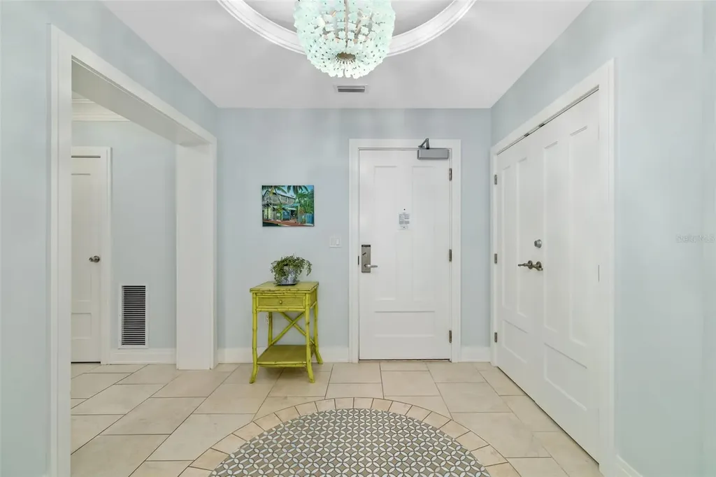 915 Seaside Drive Sarasota FL 34242