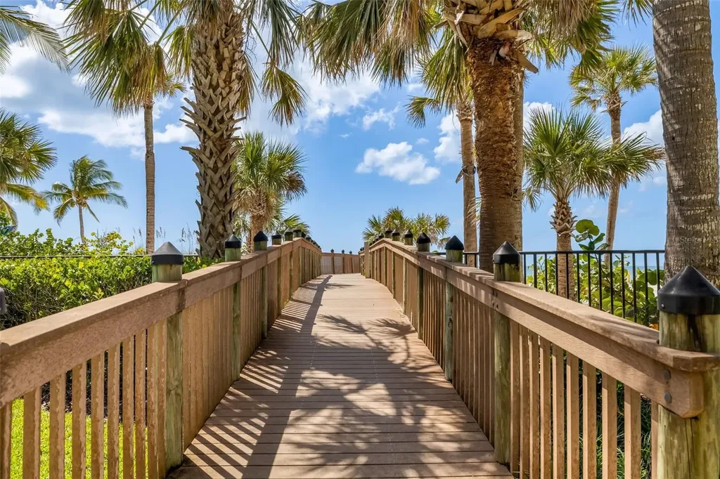 915 Seaside Drive Sarasota FL 34242