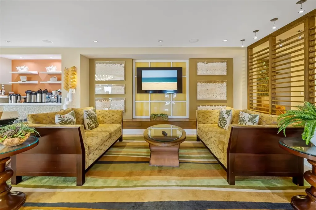 915 Seaside Drive Sarasota FL 34242