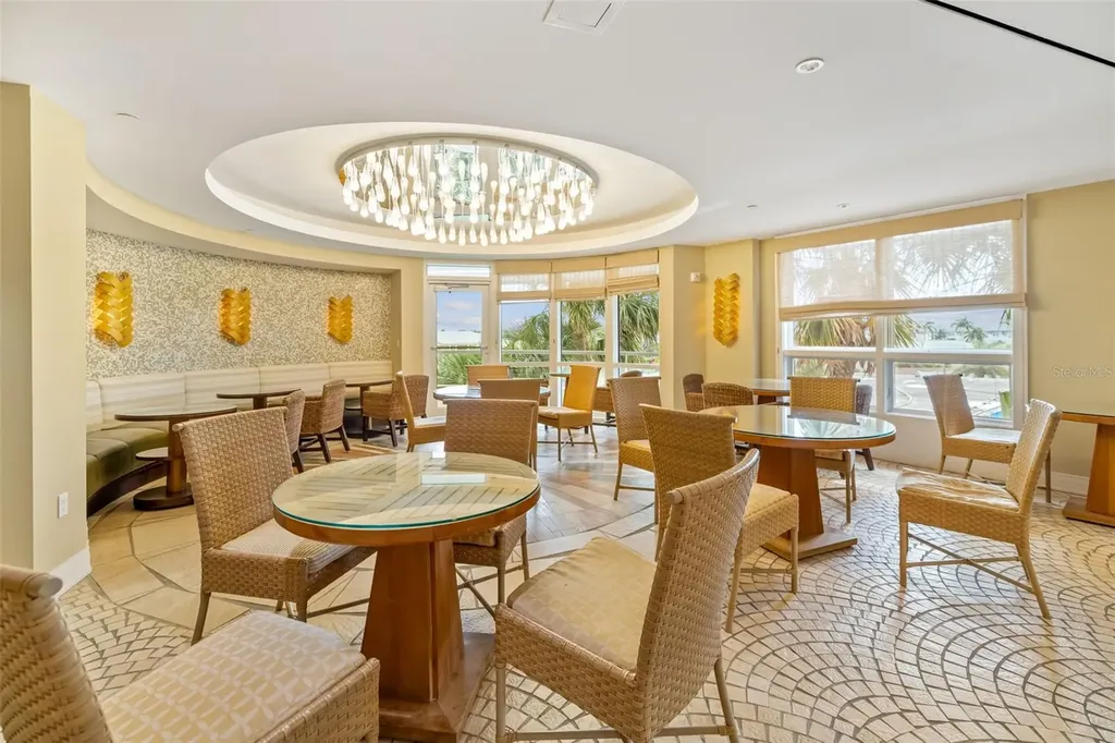 915 Seaside Drive Sarasota FL 34242