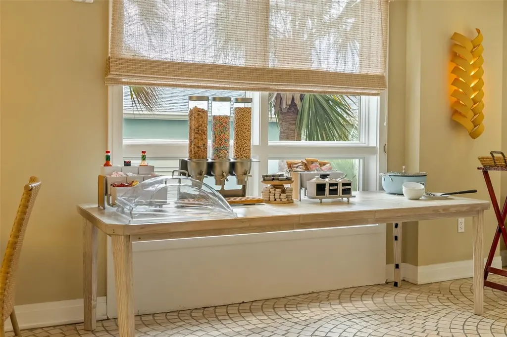 915 Seaside Drive Sarasota FL 34242