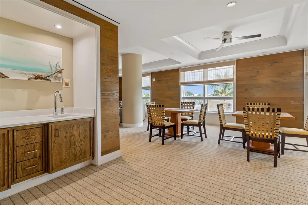 915 Seaside Drive Sarasota FL 34242