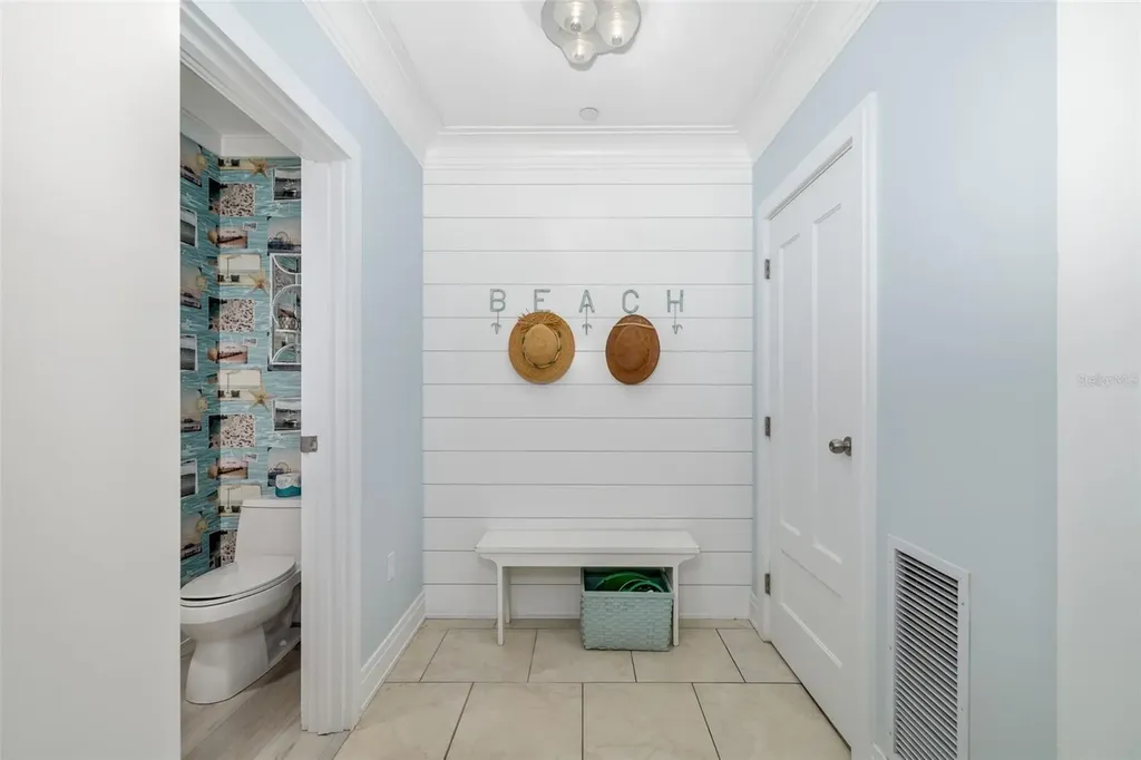 915 Seaside Drive Sarasota FL 34242