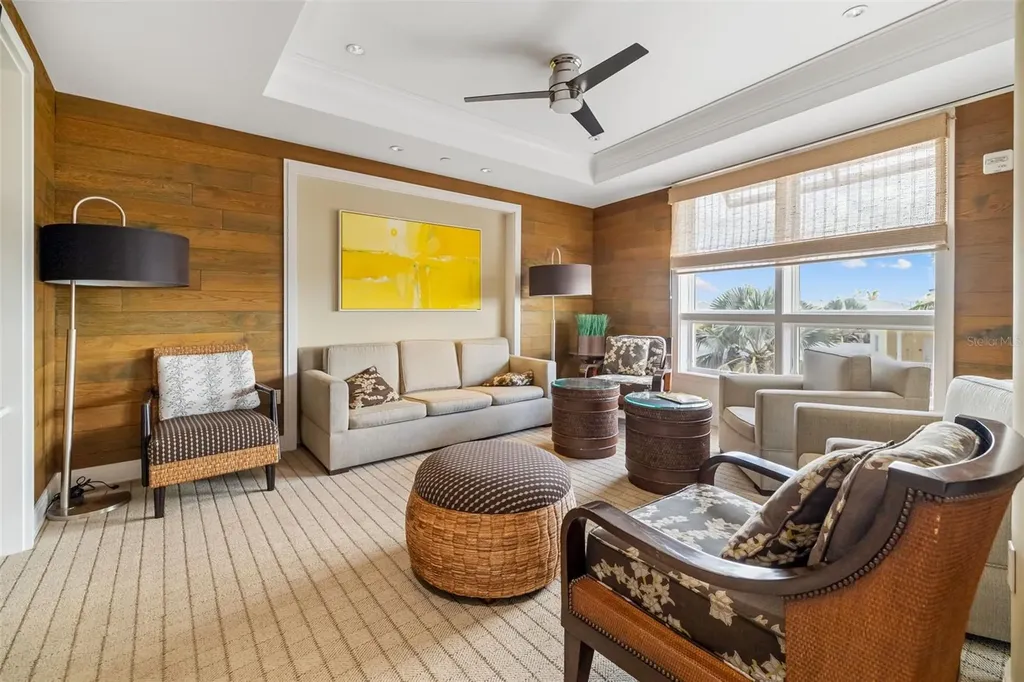 915 Seaside Drive Sarasota FL 34242