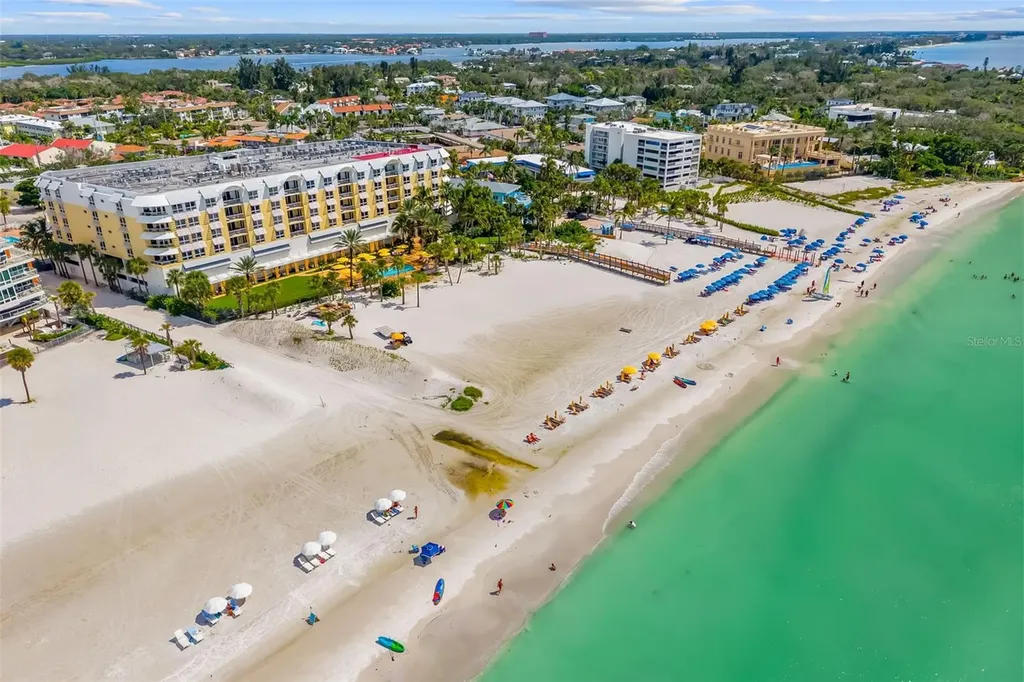 915 Seaside Drive Sarasota FL 34242