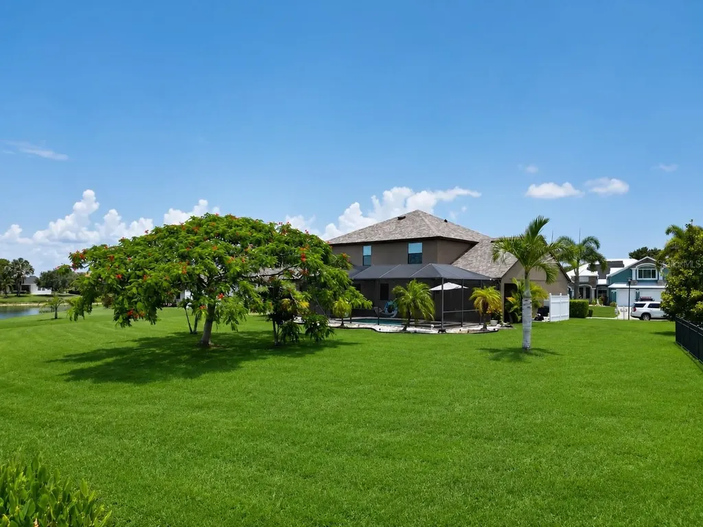 360 Hope Bay Loop Apollo Beach FL 33572