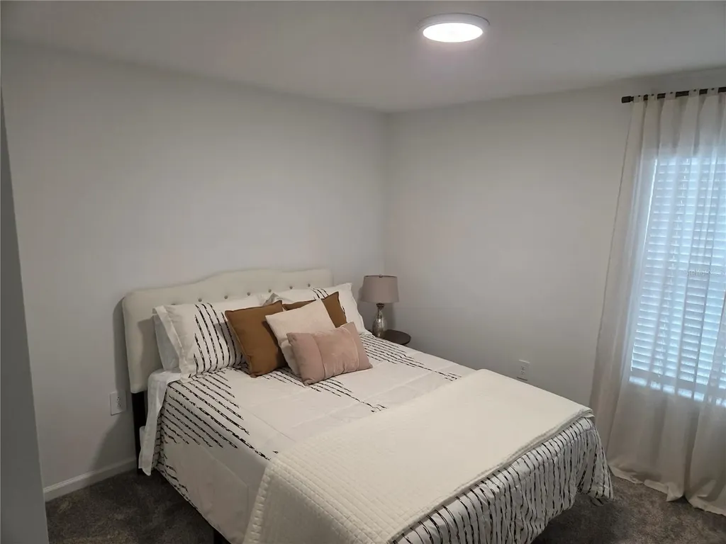 1686 Contentment Loop Kissimmee FL 34744