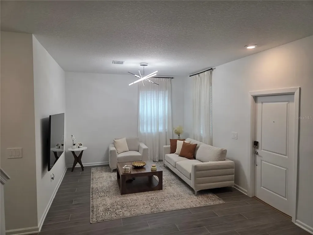 1686 Contentment Loop Kissimmee FL 34744