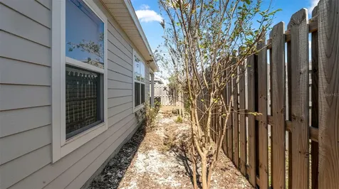 25093 SW 11th Court Newberry FL 32669