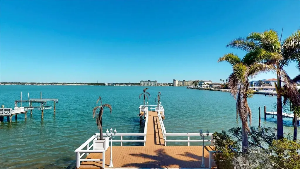15417 2nd Street E Madeira Beach FL 33708