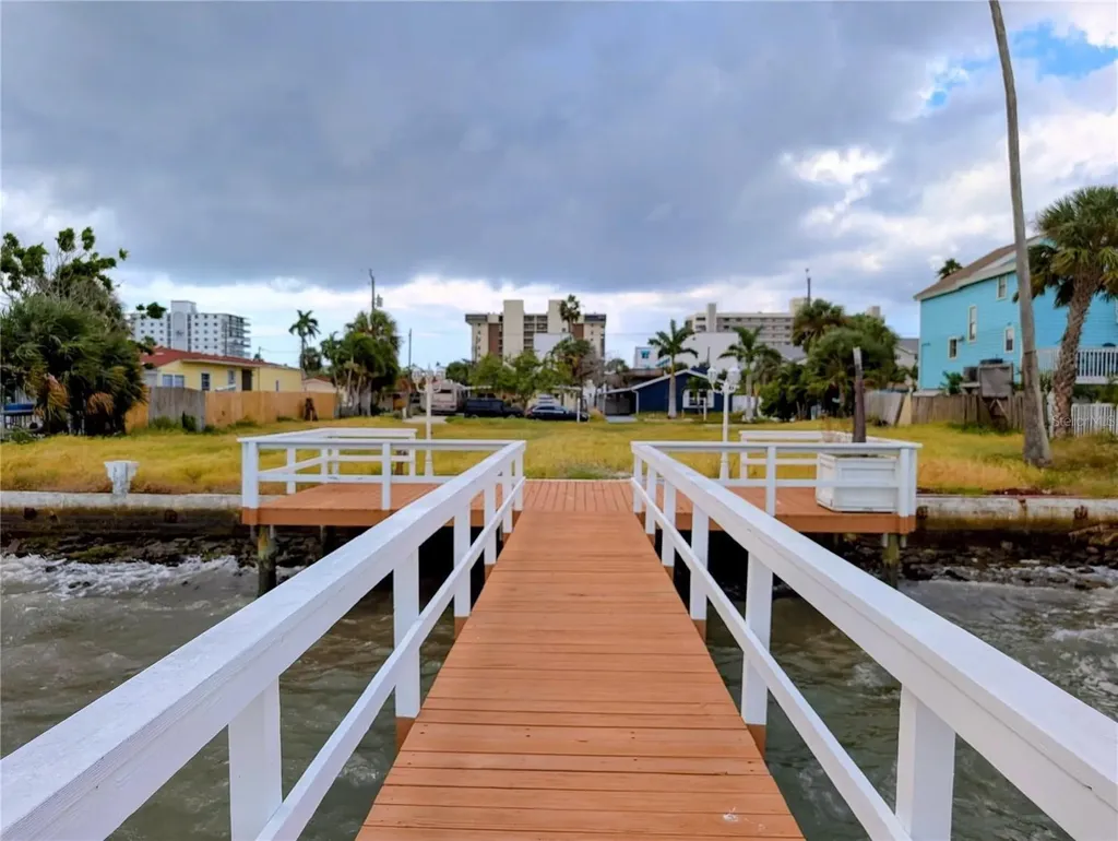 15417 2nd Street E Madeira Beach FL 33708