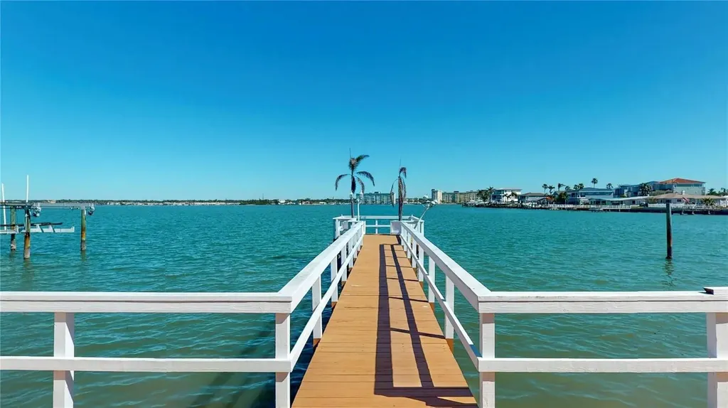 15417 2nd Street E Madeira Beach FL 33708