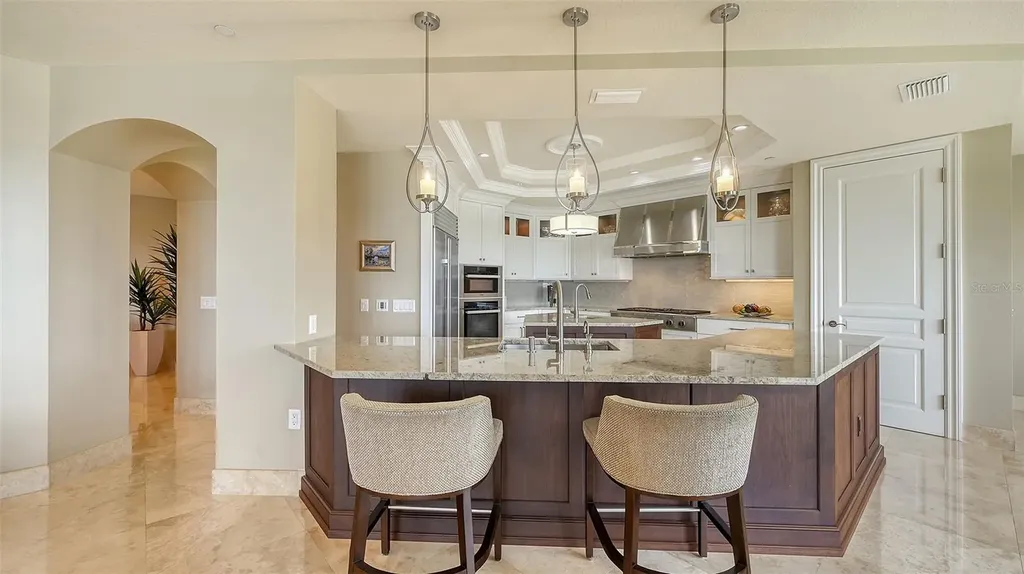 464 Golden Gate Point Sarasota FL 34236