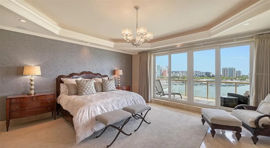 464 Golden Gate Point Sarasota FL 34236