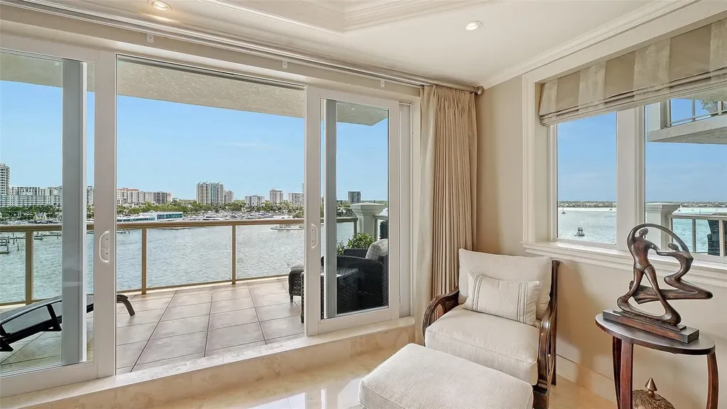 464 Golden Gate Point Sarasota FL 34236