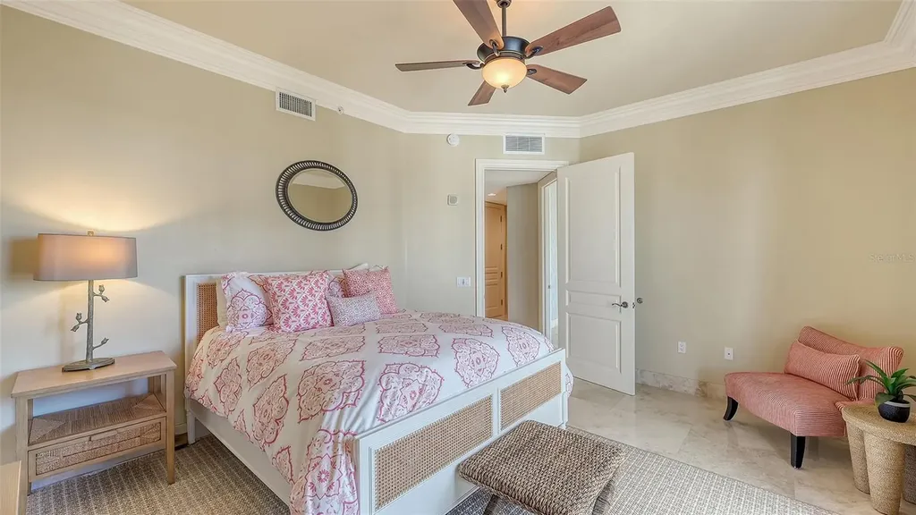 464 Golden Gate Point Sarasota FL 34236