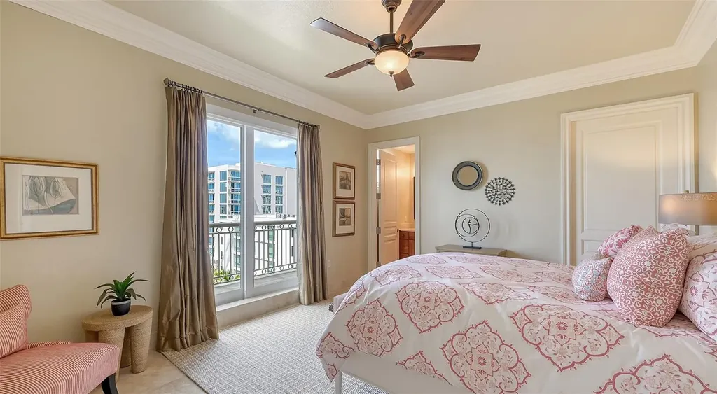 464 Golden Gate Point Sarasota FL 34236