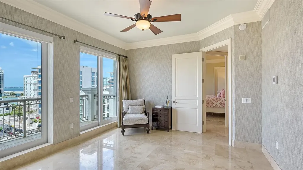 464 Golden Gate Point Sarasota FL 34236