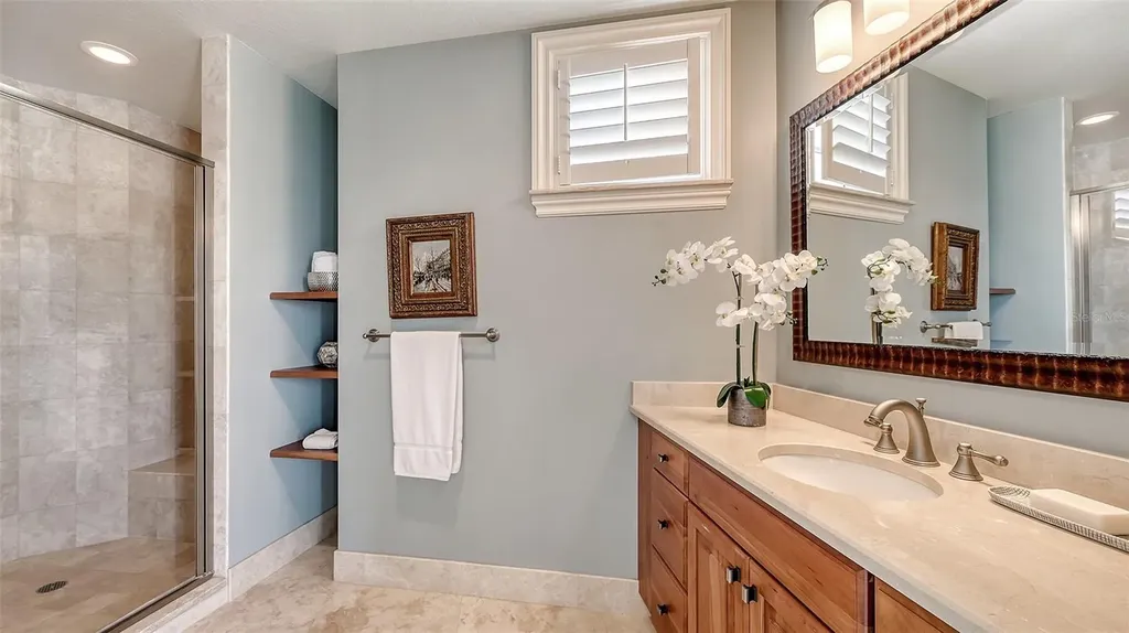 464 Golden Gate Point Sarasota FL 34236